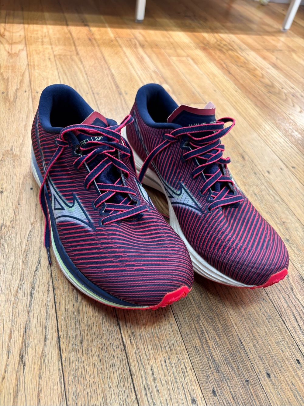 Mizuno Women’s 9.5 wave rebellion Running Shoes